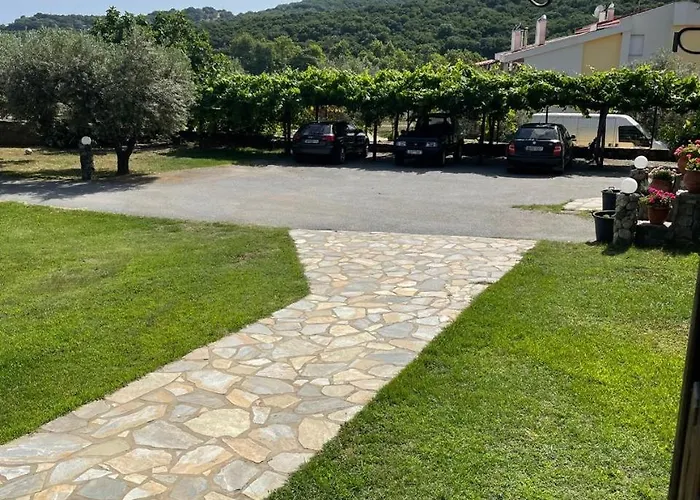 Pyrgos House * Develikia