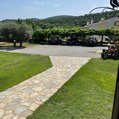 Pyrgos House * Develíkia