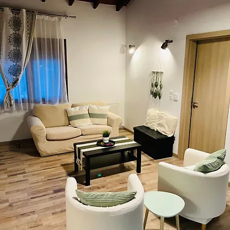 Pyrgos House Apartment *